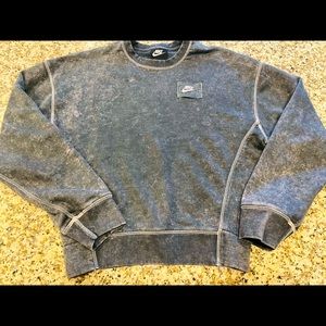 Womens nike cropped sweatshirt, xs, like new